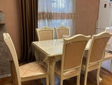 Стол со стульями 