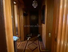 В центре Сухума трехкомнатная квартира 