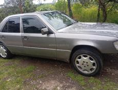 Mercedes-Benz 124