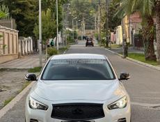 Infiniti Q30