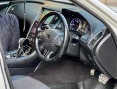 Infiniti Q30