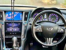 Infiniti Q30