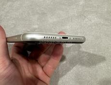 iPhone 11 128gb белый 