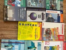 Продаются книги.
