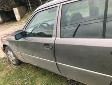 Mercedes-Benz 124