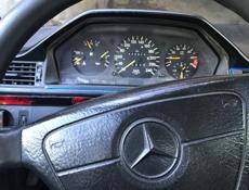 Mercedes-Benz 124