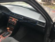 Mercedes-Benz 124