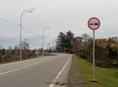 Продаю участок в с Варча Гулрыпшском районе 20 соток земли по центральной трассе не доезжая Кодорского моста 
