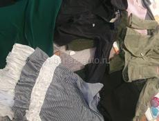 Бесплатно .Вещи 40 размера. На подростка или на худенькую девушку.  