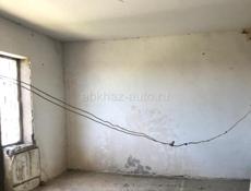 Трех комнатная с гаражом !