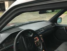 Mercedes-Benz 124