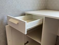 Столы письменные в хорошем состоянии (2 шт.) 