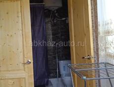         Сдам отдыхающим,  с 1 июня    двухместный  номер -студию  с отдельным  входам, в пяти минутах от берега ,  звонить  или писать можно и  сюда ±79407299190  .    0.