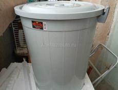 Бак с крышкой (примерно 25л)