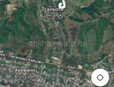 Земельный участок. С домиком