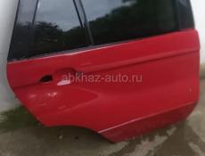 Правая задняя дверь на BMW e53