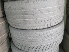 245 40 R19 235 40 R19