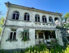 Продаëтся Дом с участком. Прям в городе