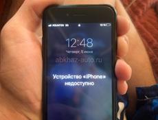 Продаю айфон 8 