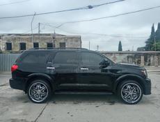 Toyota Sequoia