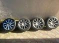 235/45 R19