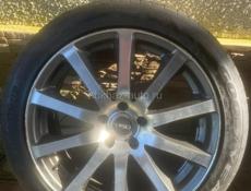 235/45 R19