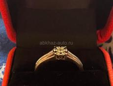 золотые кольцо с бриллиантами 