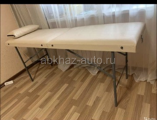 Кушетка, массажный стол и косметологический столик , зеркало 
