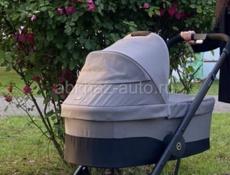 Коляска cybex 3 в 1. Безумно удобная ,проходимая . Автокресло можно вставить в шасси .