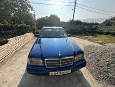 Mercedes-Benz 190