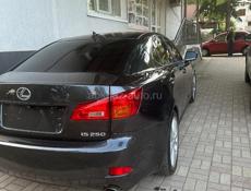 Lexus IS