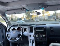 Toyota Sequoia
