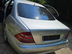 Mercedes-Benz 200-Series