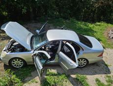 Mercedes-Benz 200-Series