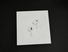 Новые наушники AirPods Pro