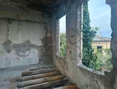 УЧАСТОК 4 СОТКИ С КАРКАСОМ ДОМА  СУХУМ РАЙОН ВОКЗАЛА