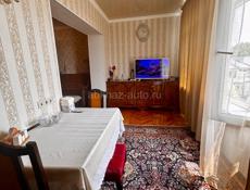 Продается трехкомнатная в центре