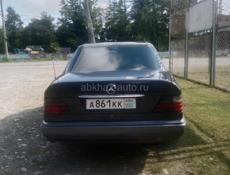 Mercedes-Benz 124