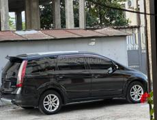 Mitsubishi Grandis