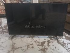 Продам телевизор на запчасти экран поломан