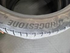 275 40 R22  BRIDGESTONE 