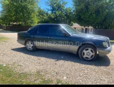 Mercedes-Benz 124