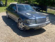 Mercedes-Benz 124