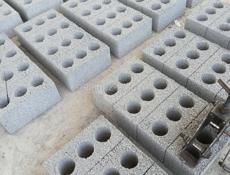 В ПРОДАЖЕ НОВЫЕ БЛОКИ ... ЦЕНА 63р... город Сухум улица Титова .. в наличии и под заказ ...