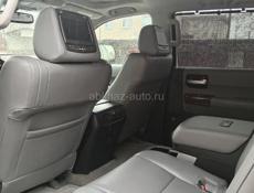 Toyota Sequoia