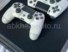  Playstation 4 PRO (взломанная) два геймпада