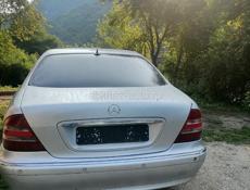 Mercedes-Benz 200-Series