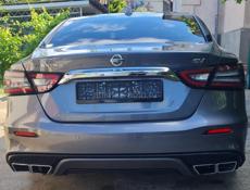 Nissan Maxima