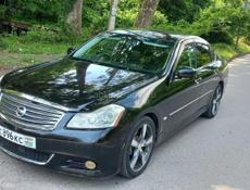 Nissan fuga
