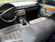 Mercedes-Benz 124